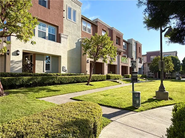 $525,000 | 500 North Willowbrook Avenue, Compton, CA 90220