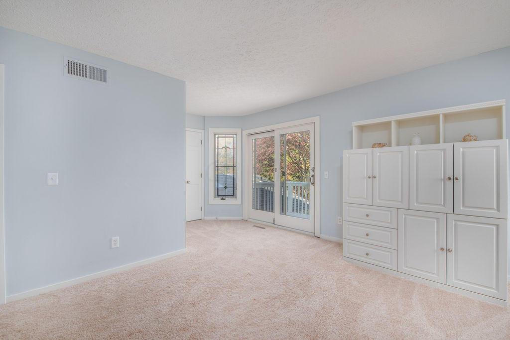 2192 Sandover Road Columbus, OH 43220 - Photo 16 of 30