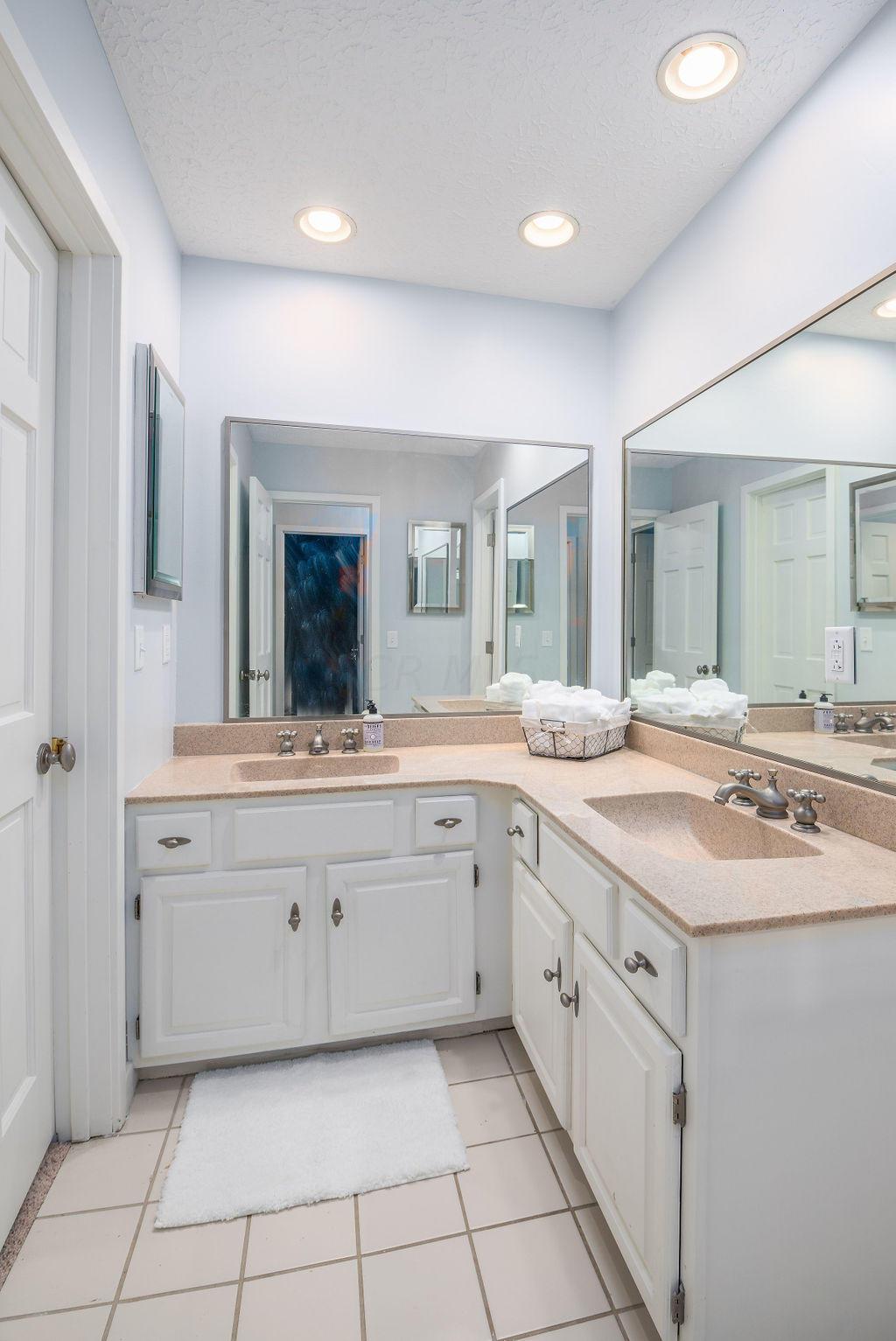 2192 Sandover Road Columbus, OH 43220 - Photo 25 of 30