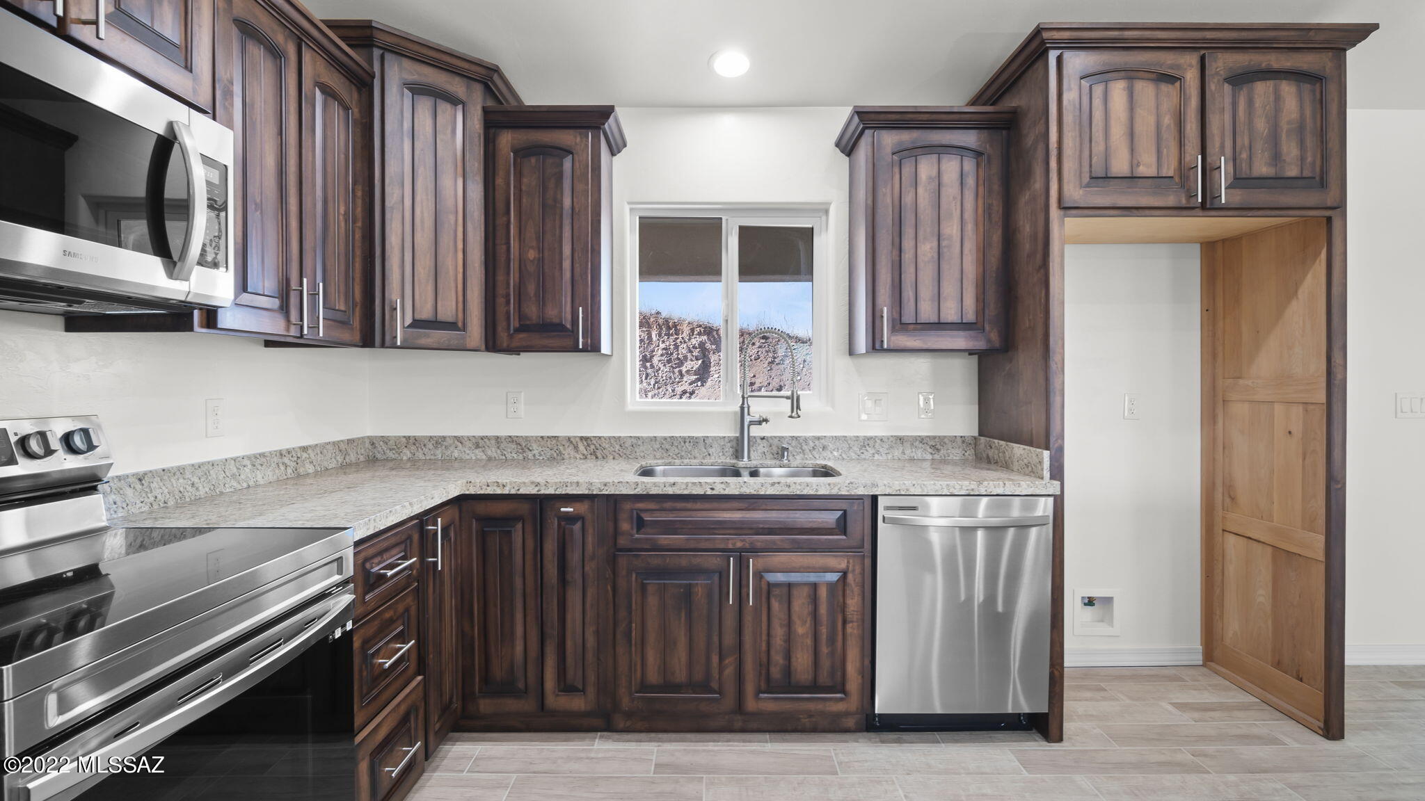 968 Calle Hernandez Rio Rico, AZ 85648 - Photo 9 of 27 Gallery Image 9