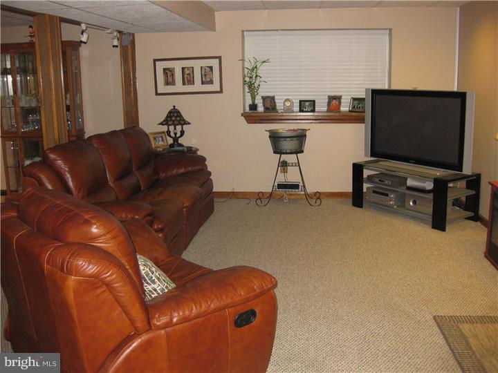 163 Bateman Road Langhorne, PA 19047 - Photo 23 of 25 Family Room