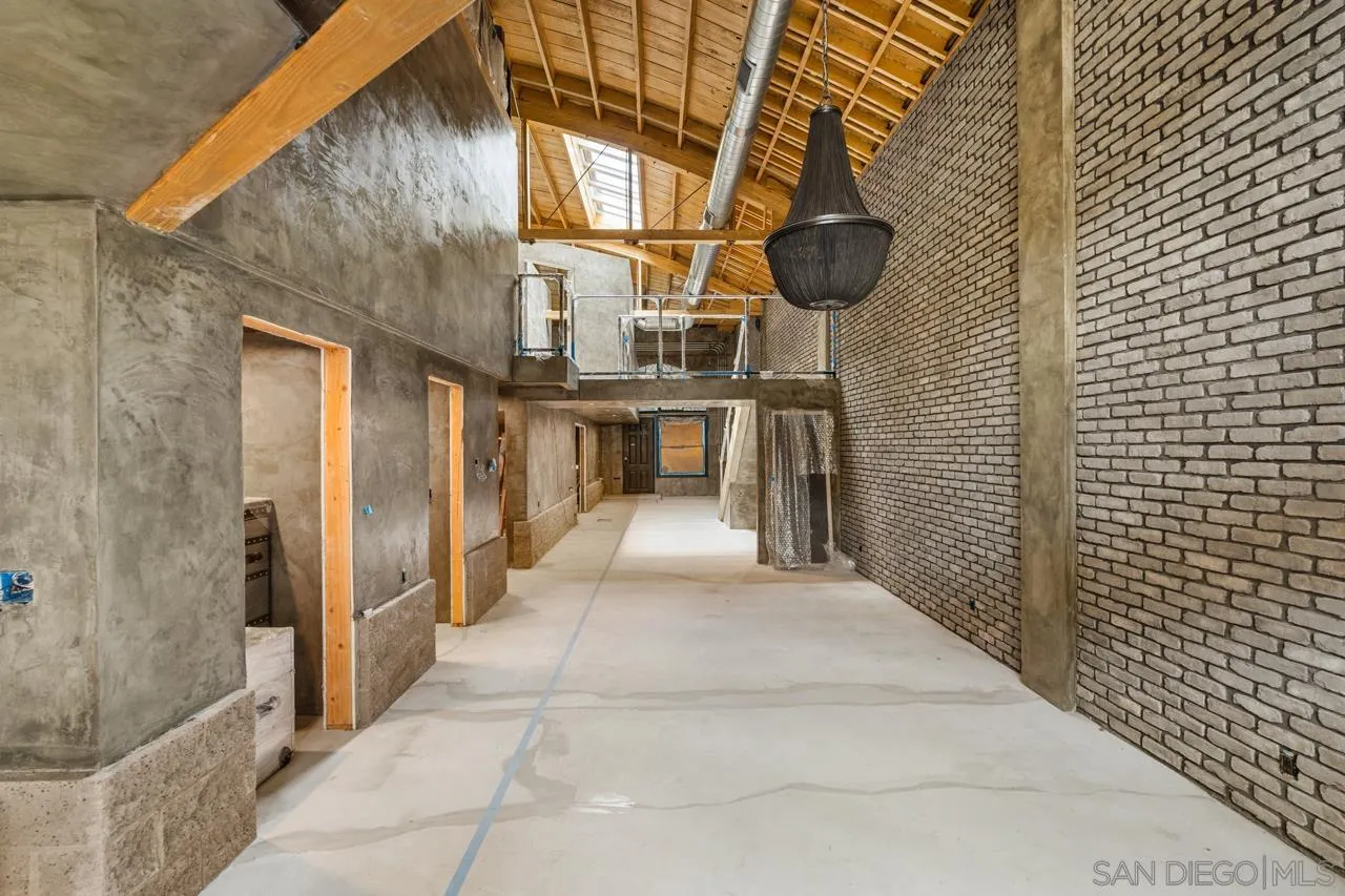 843 Tenth Avenue, Unit A & B San Diego, CA 92101 - Photo 30 of 75 a view of entryway