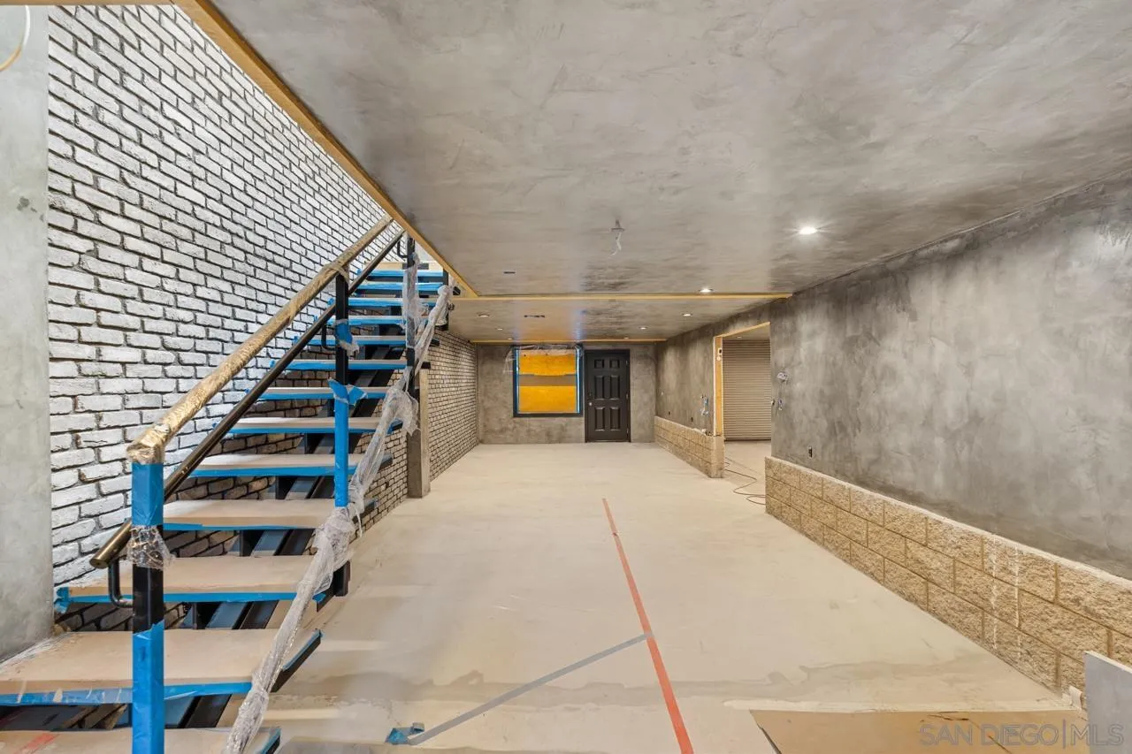 843 Tenth Avenue, Unit A & B San Diego, CA 92101 - Photo 33 of 75 a view of an empty room and stairs