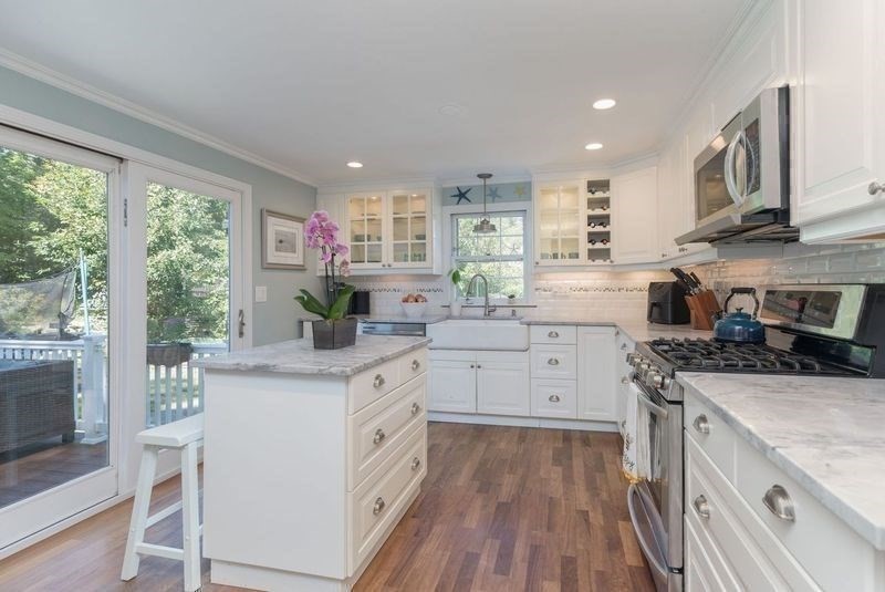 20 Bayberry Road Danvers, MA 01923 - Photo 2 of 33 Gallery Image 2