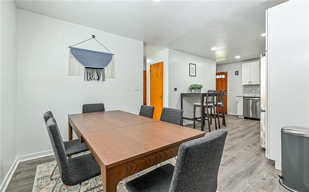 830 Sherwood Road Pittsburgh, PA 15221 - Photo 6 of 42