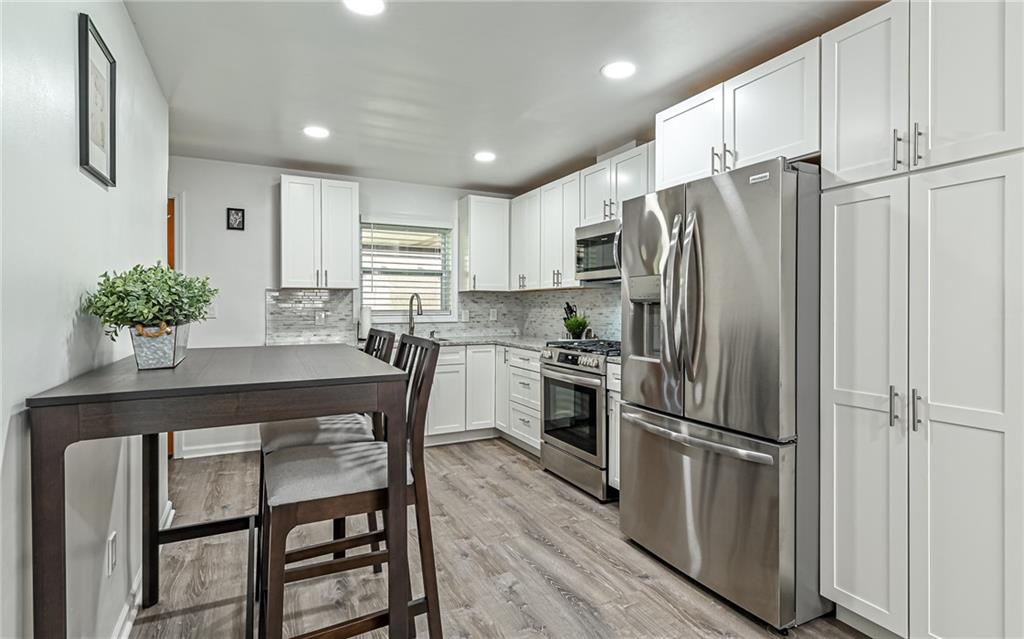 830 Sherwood Road Pittsburgh, PA 15221 - Photo 9 of 42