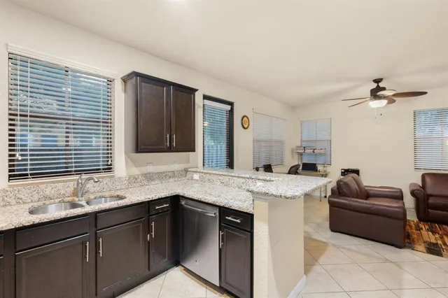 $545,000 | 9596 Town Parc Circle North, Unit 9596, Parkland, FL 33076