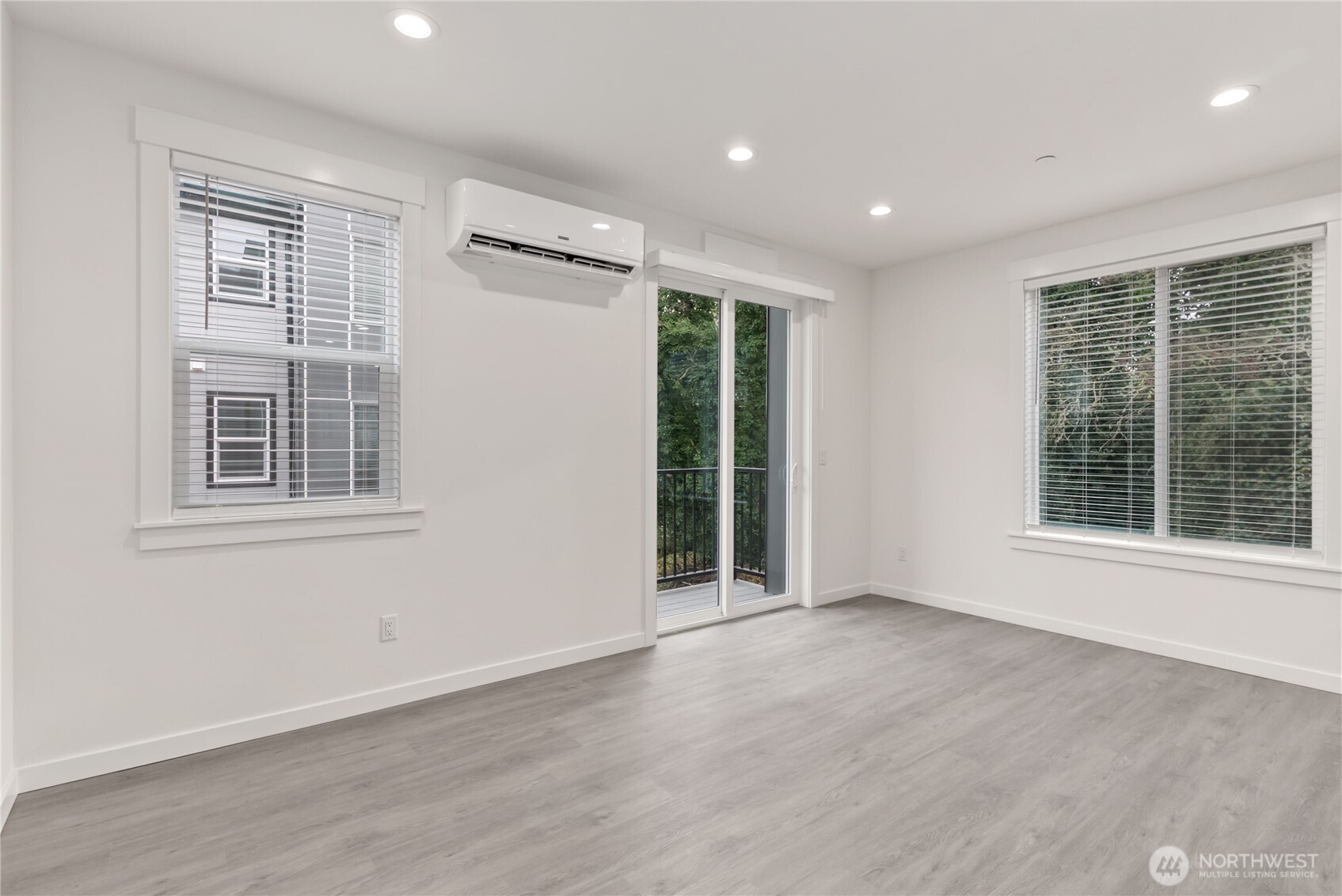 1926 South Washington Street, Unit B206 Tacoma, WA 98405 - Photo 18 of 39 a view of an empty room with a window