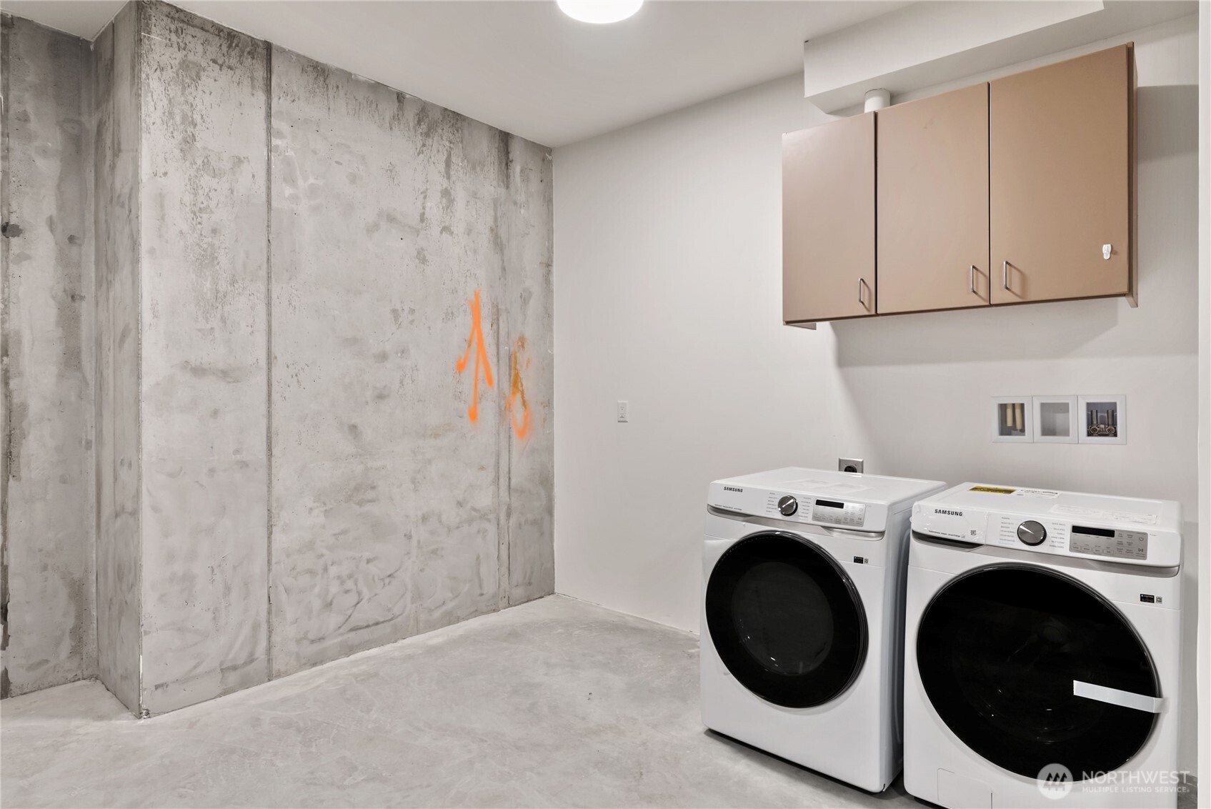1926 South Washington Street, Unit B206 Tacoma, WA 98405 - Photo 36 of 39 a utility room with dryer and washer