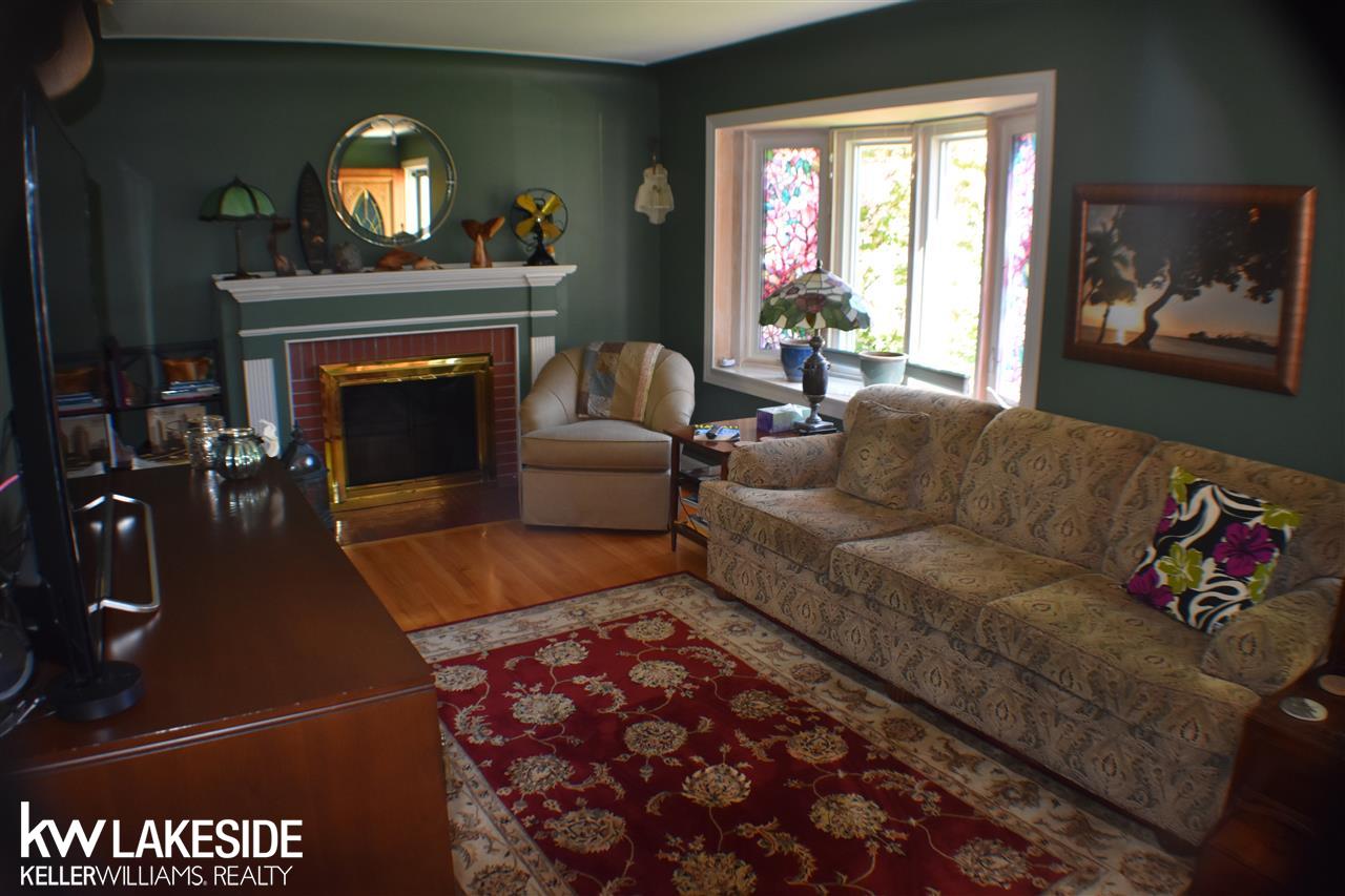 71 Vernier Road Grosse Pointe, MI 48236 - Photo 4 of 33 31383879-3.JPG