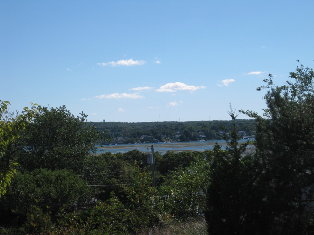 28 Waterman Road Gloucester, MA 01930 - Photo 1 of 12 Gallery Image 1