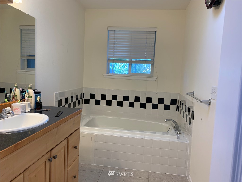 1432 Shattuck Avenue South Renton, WA 98055 - Photo 12 of 19 Gallery Image 12
