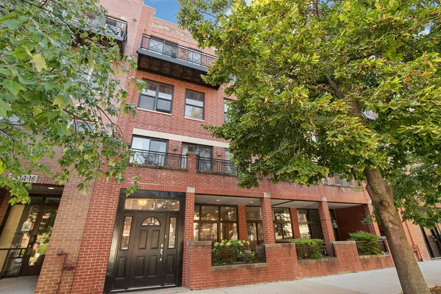 $335,000 | 2518 North Willetts Court, Unit GS, Chicago, IL 60647