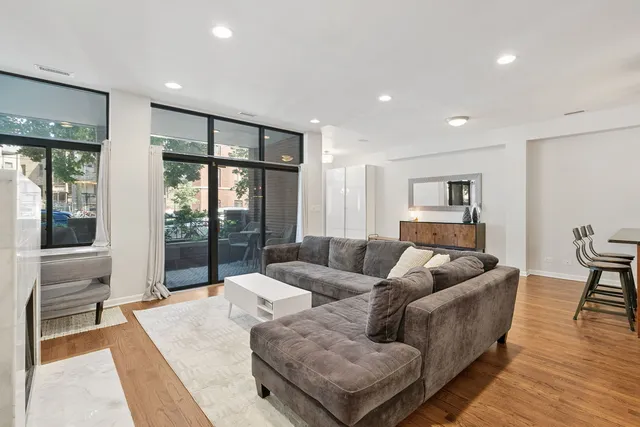 $335,000 | 2518 North Willetts Court, Unit GS, Chicago, IL 60647