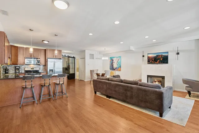 $335,000 | 2518 North Willetts Court, Unit GS, Chicago, IL 60647