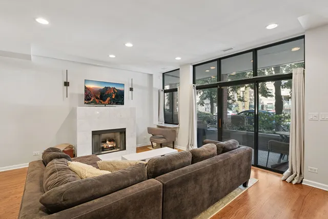 $335,000 | 2518 North Willetts Court, Unit GS, Chicago, IL 60647