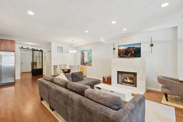 $335,000 | 2518 North Willetts Court, Unit GS, Chicago, IL 60647