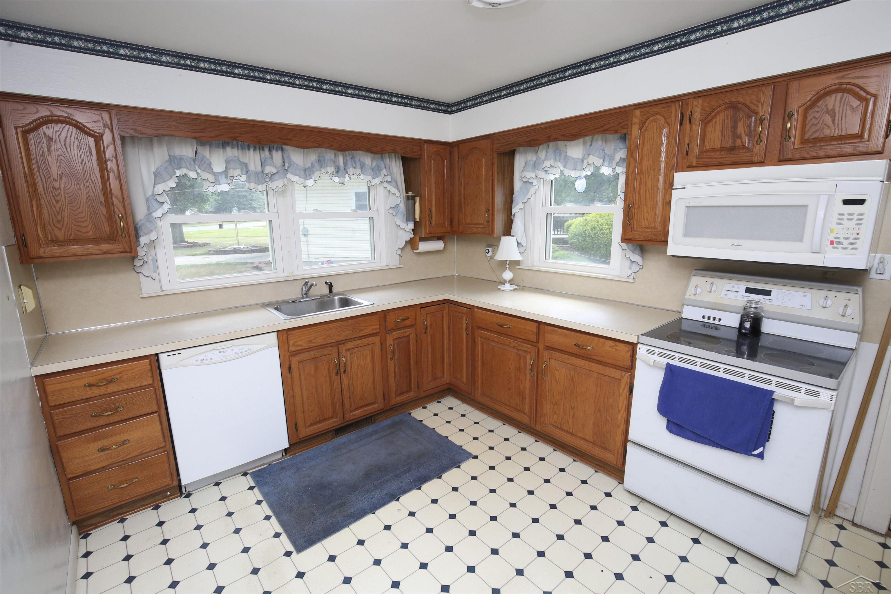 3470 Williamson Road Saginaw, MI 48601 - Photo 15 of 22 50085530-14.JPG