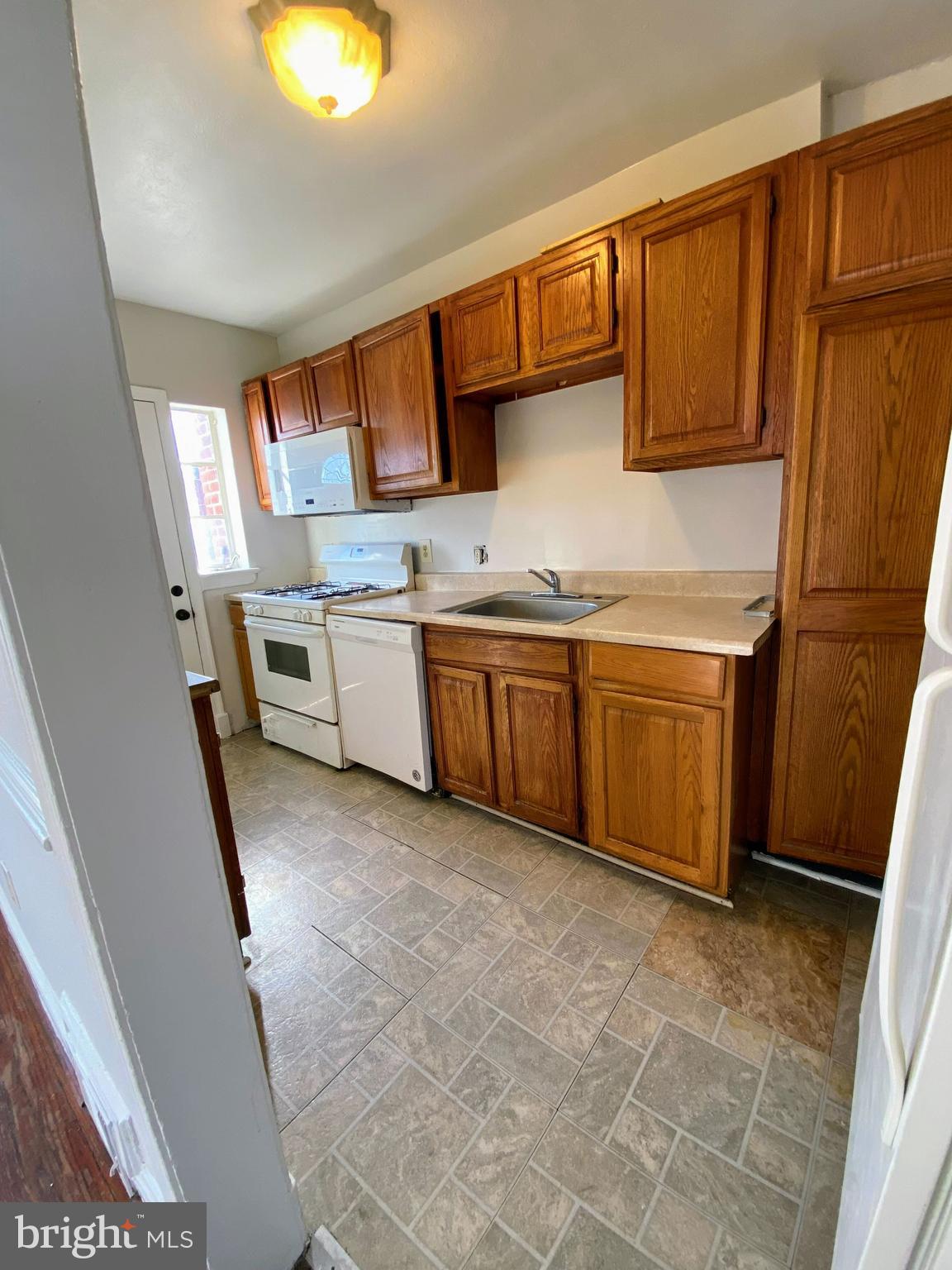 3927 R Street Southeast Washington, DC 20020 - Photo 3 of 48 Gallery Image 3