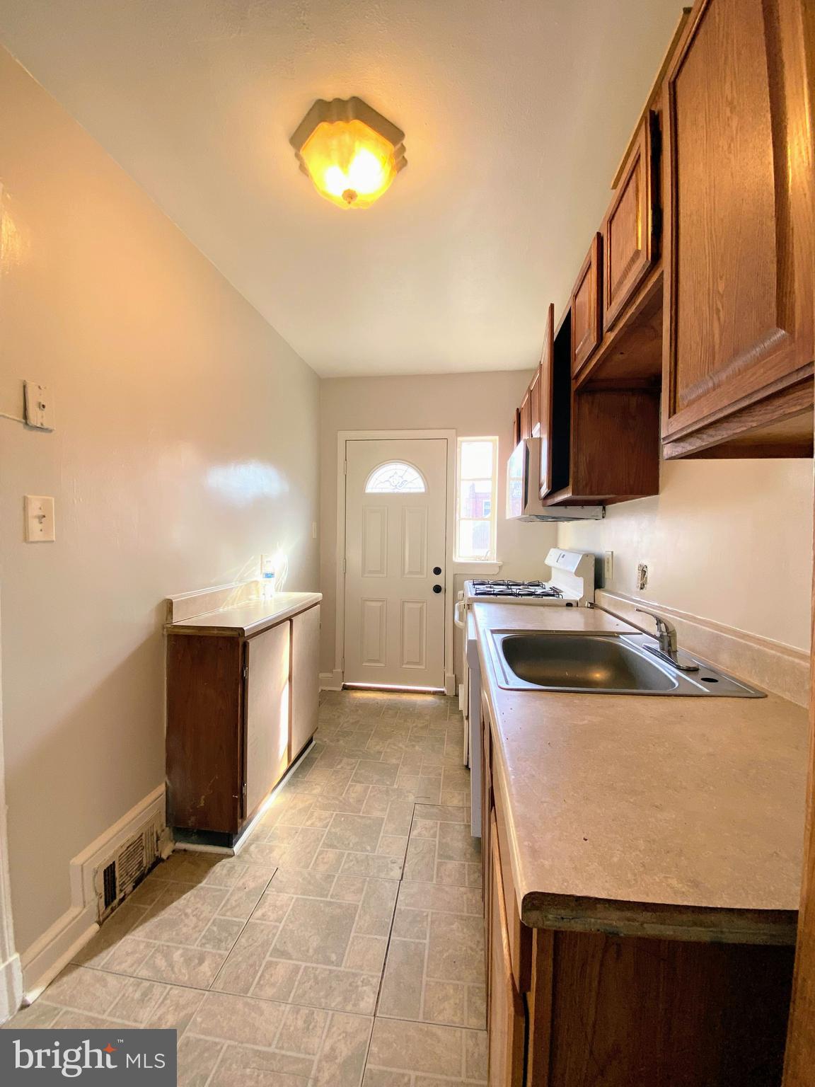 3927 R Street Southeast Washington, DC 20020 - Photo 5 of 48 Gallery Image 5