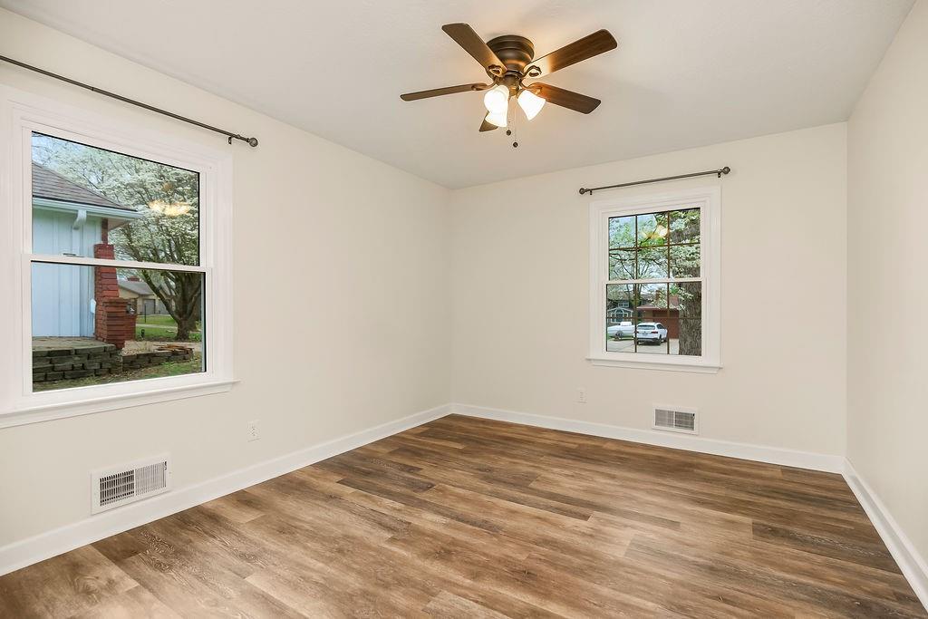 319 Southeast Ridgeview Drive Lee's Summit, MO 64063 - Photo 29 of 38