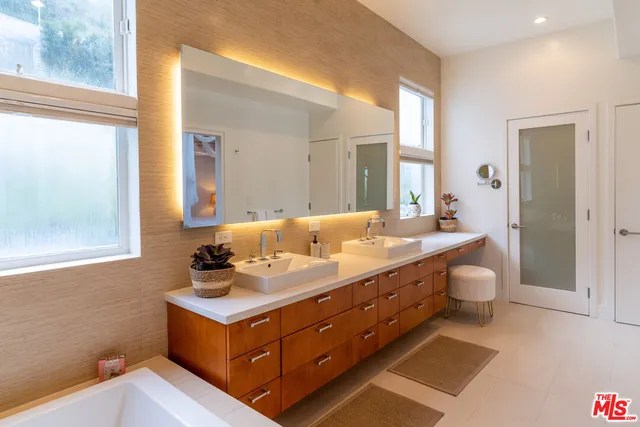 $15,400 | 1857 North Beverly Drive, Beverly Hills, CA 90210