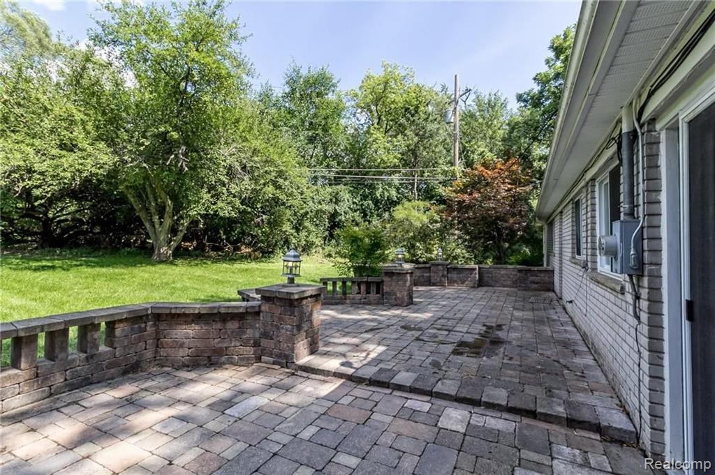 32740 Raphael Road Farmington, MI 48336 - Photo 32 of 36