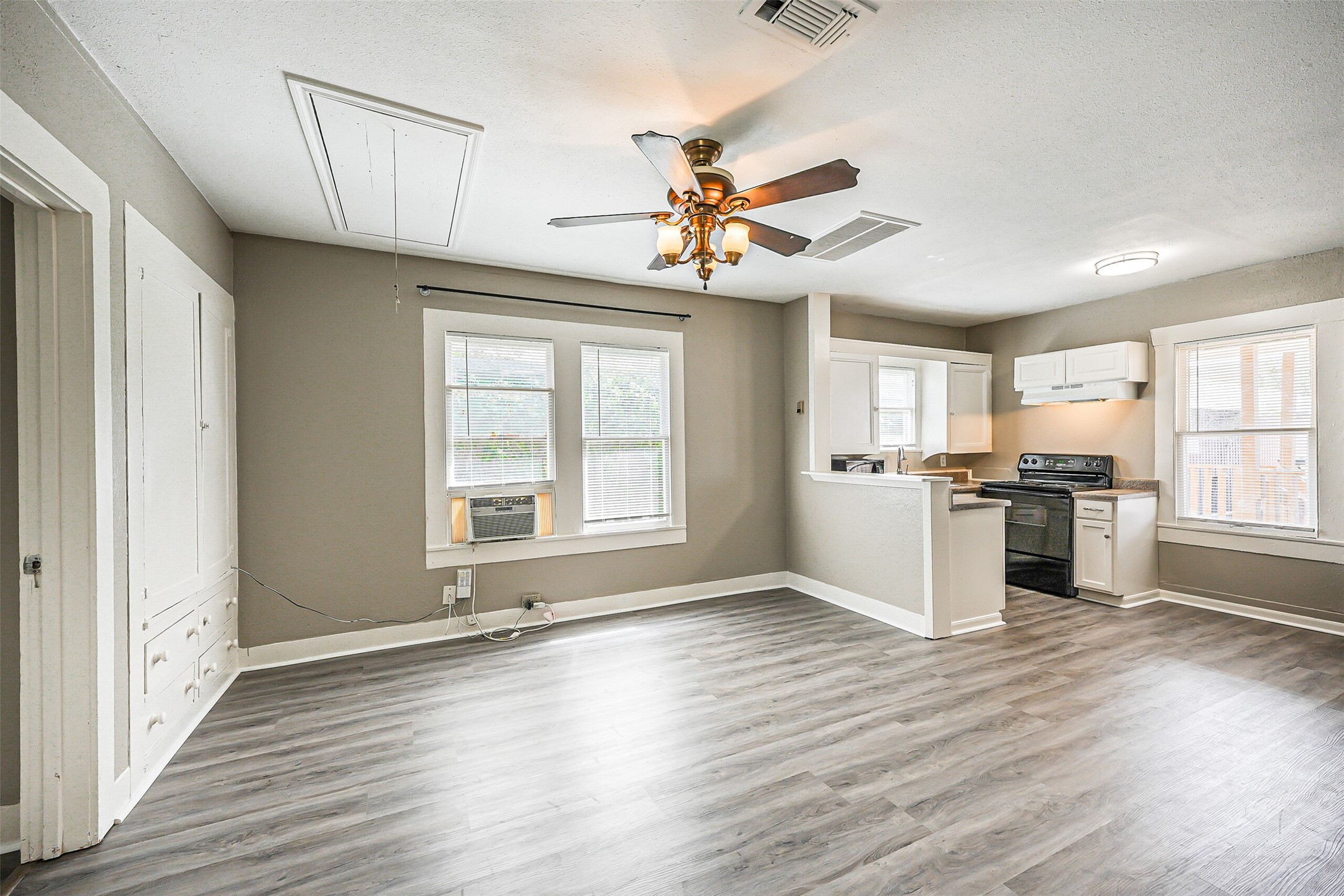 216 Redan Street, Unit 5 Houston, TX 77009 - Photo 9 of 26
