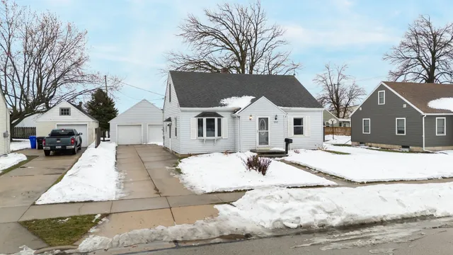 $227,000 | 1717 West Franklin Street, Appleton, WI 54914
