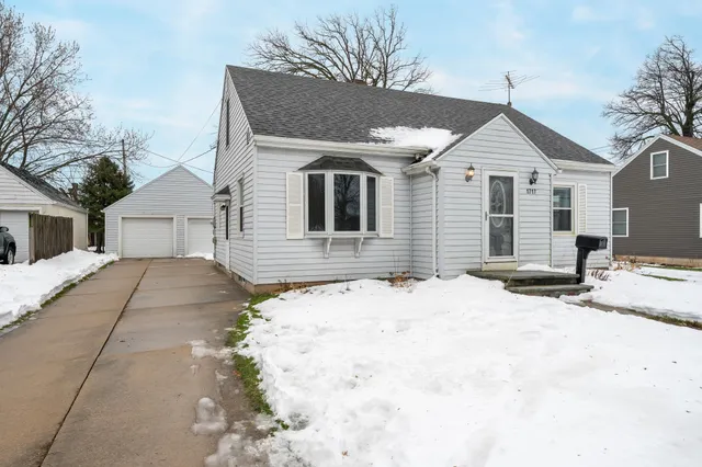 $227,000 | 1717 West Franklin Street, Appleton, WI 54914