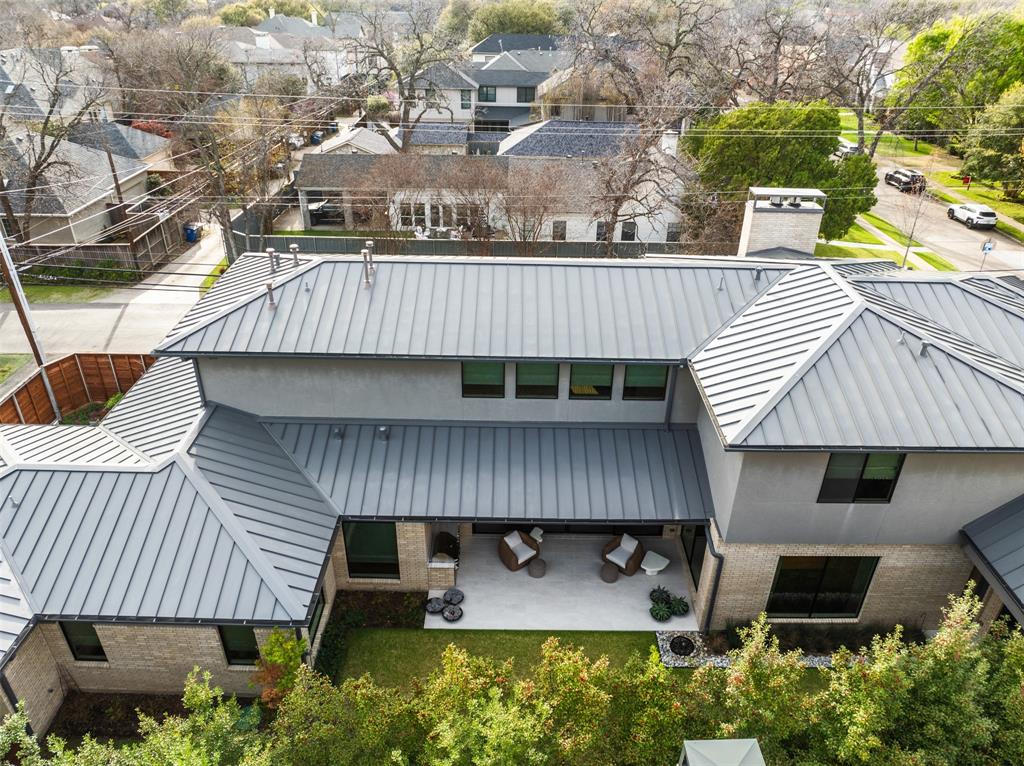 5000 Hanover Avenue Dallas, TX 75209 - Photo 32 of 36 a view of a patio with furniture and garden