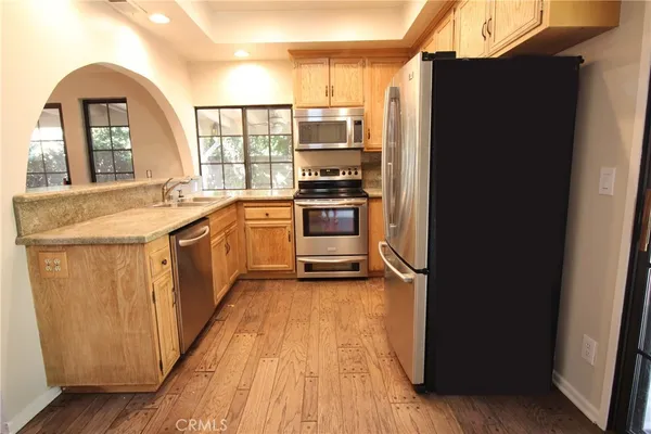 $3,895 | 25433 Plaza Escovar, Valencia, CA 91355