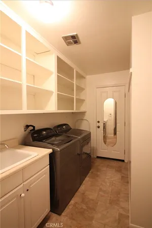 $3,895 | 25433 Plaza Escovar, Valencia, CA 91355