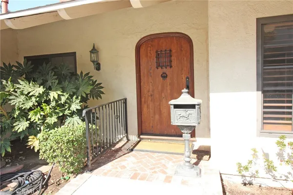 $3,895 | 25433 Plaza Escovar, Valencia, CA 91355