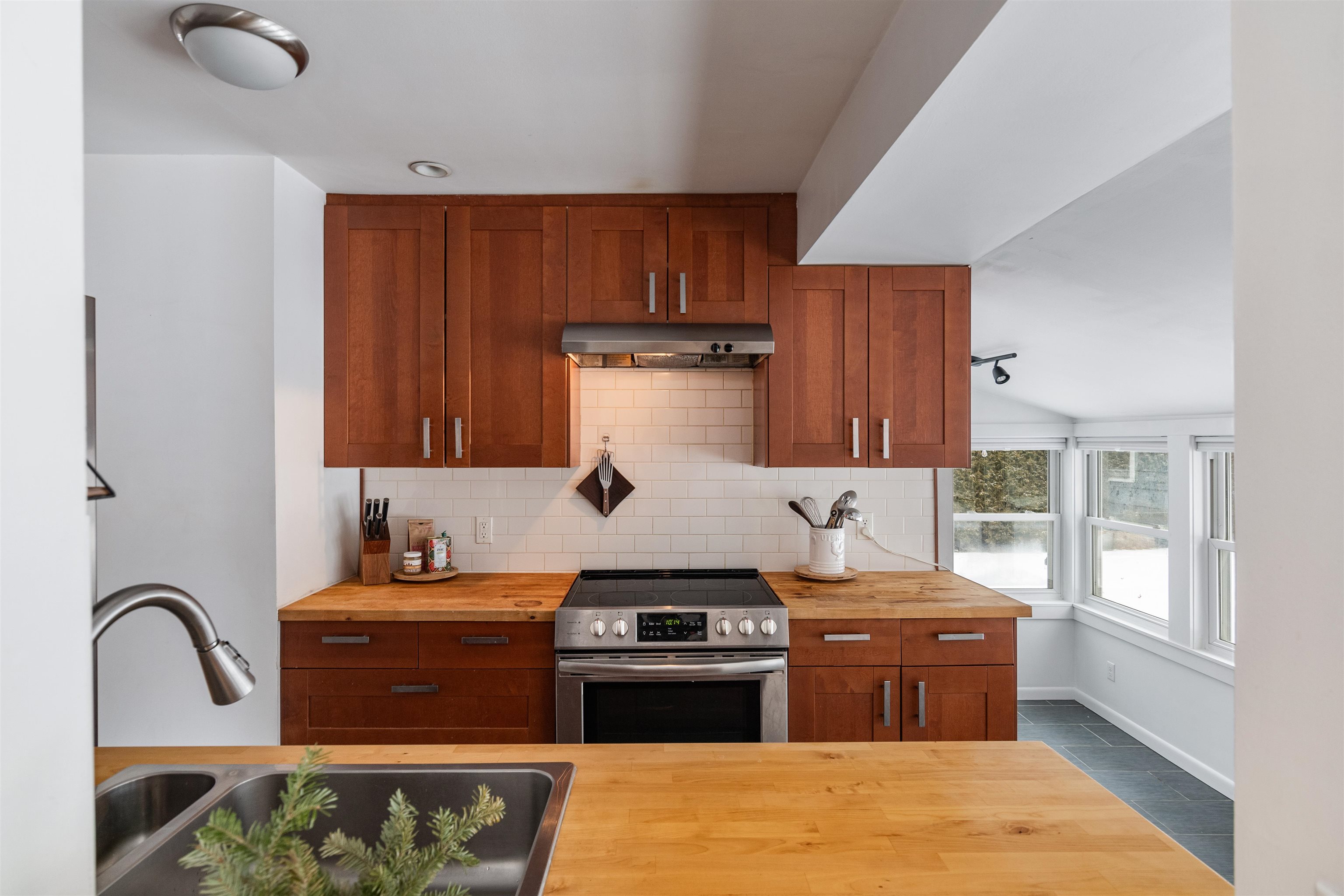 16 Bittersweet Lane Burlington, VT 05401 - Photo 17 of 40