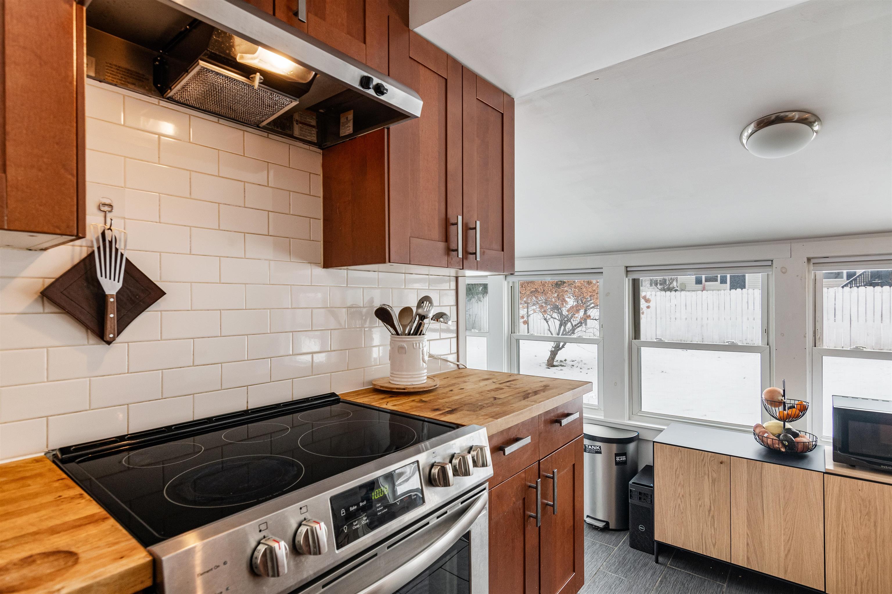 16 Bittersweet Lane Burlington, VT 05401 - Photo 5 of 40