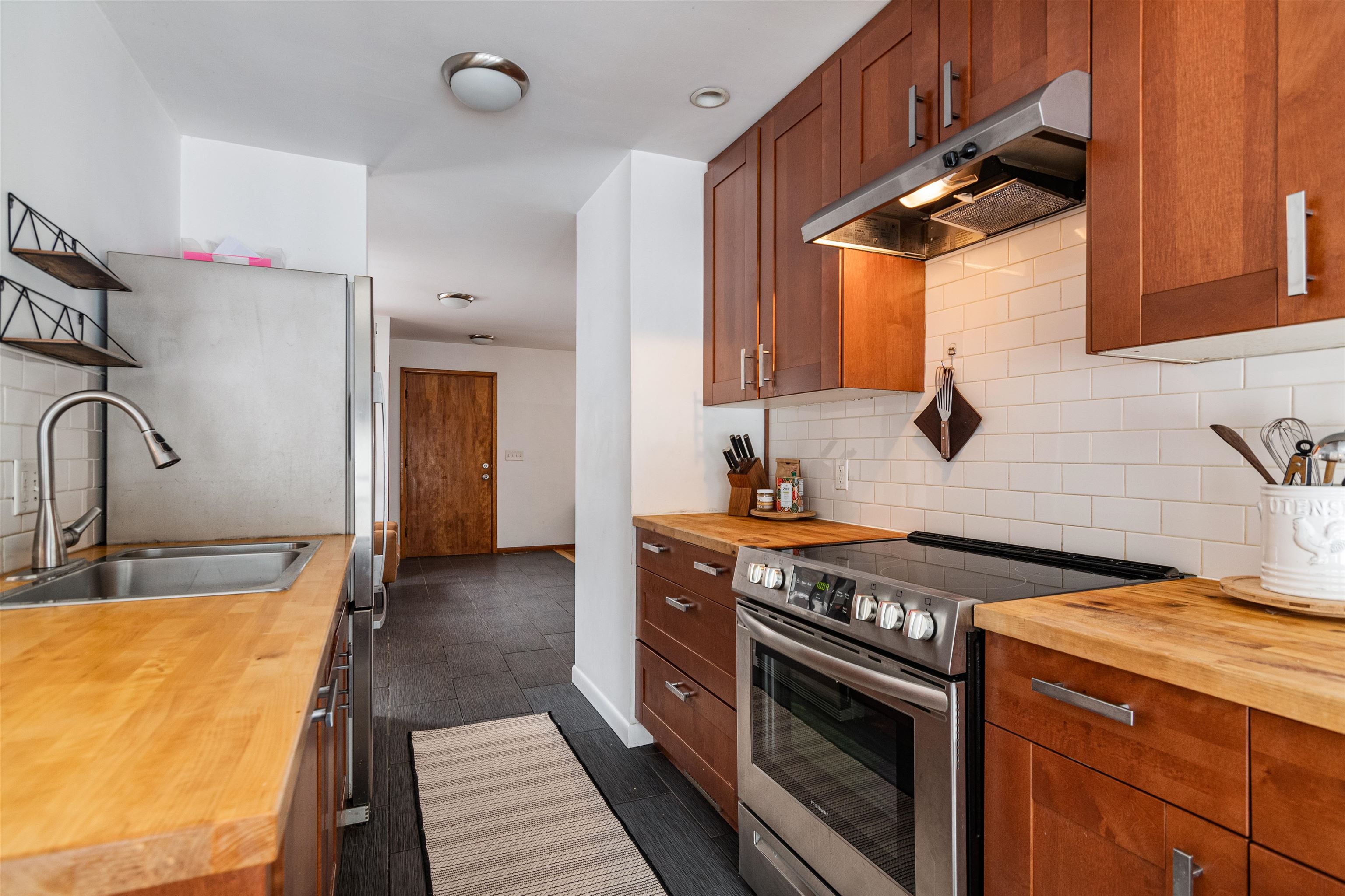 16 Bittersweet Lane Burlington, VT 05401 - Photo 6 of 40