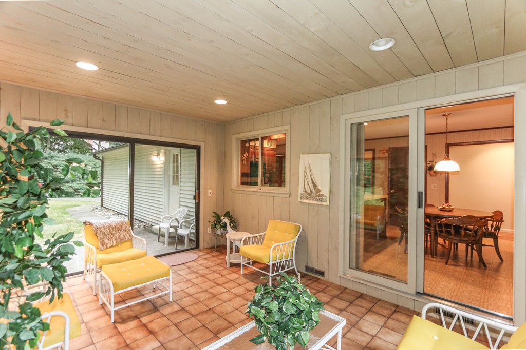 561 Frank Smith Road Longmeadow, MA 01106 - Photo 14 of 27