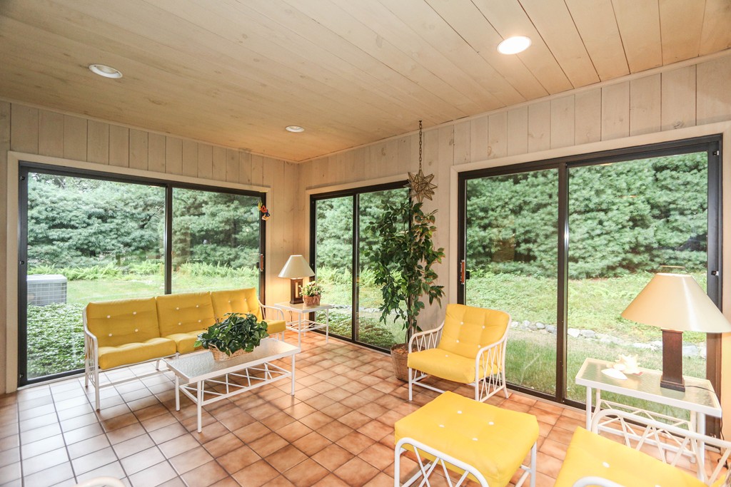 561 Frank Smith Road Longmeadow, MA 01106 - Photo 15 of 27