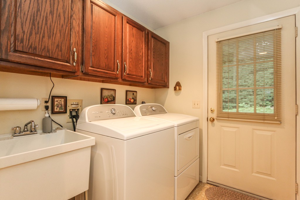 561 Frank Smith Road Longmeadow, MA 01106 - Photo 16 of 27