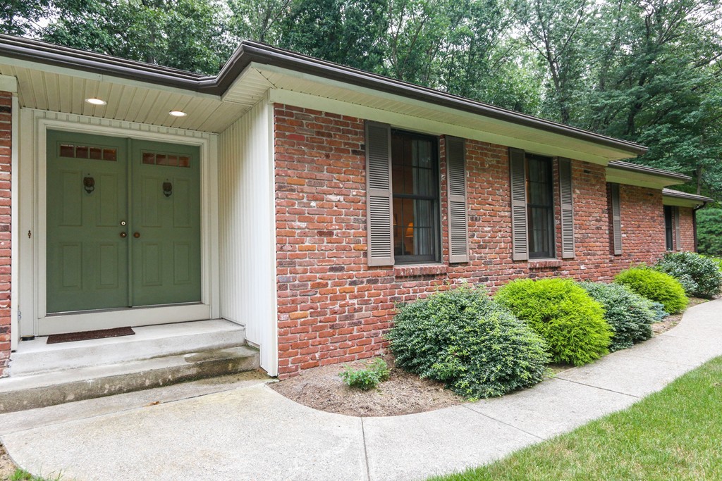 561 Frank Smith Road Longmeadow, MA 01106 - Photo 2 of 27