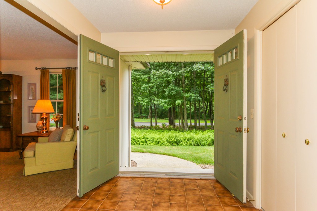 561 Frank Smith Road Longmeadow, MA 01106 - Photo 3 of 27