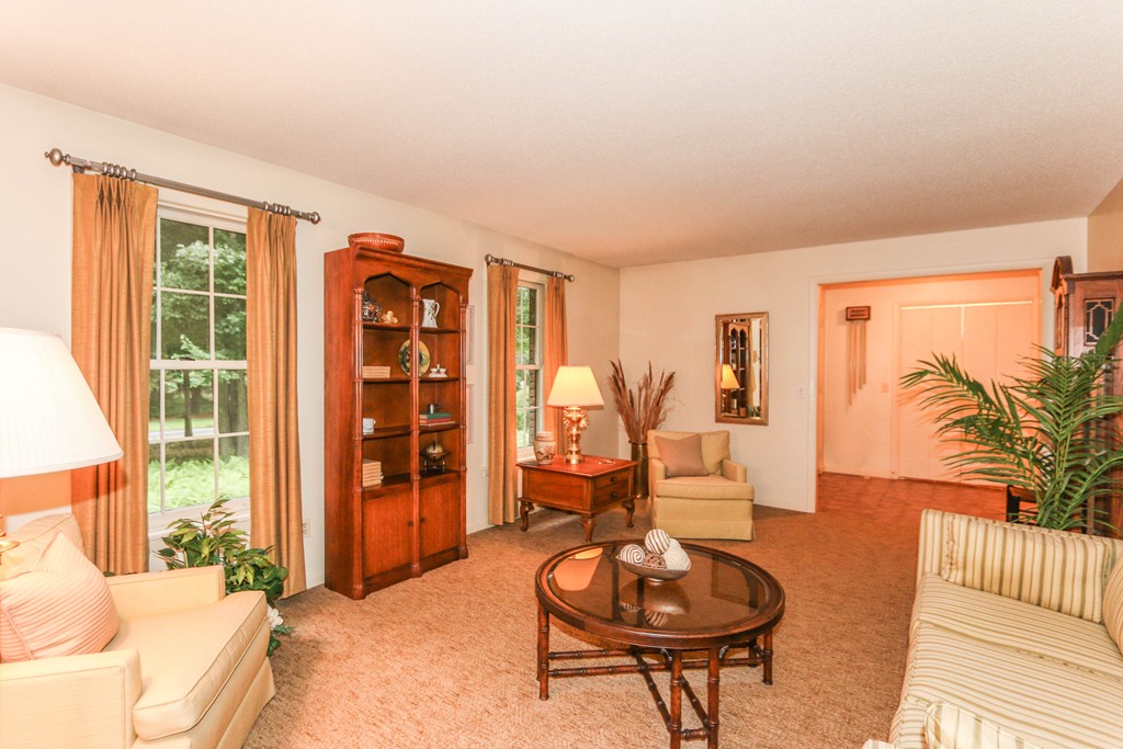 561 Frank Smith Road Longmeadow, MA 01106 - Photo 5 of 27