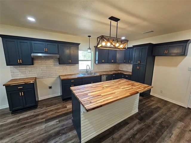 $150,000 | 510 South Waco Street, Groesbeck, TX 76642