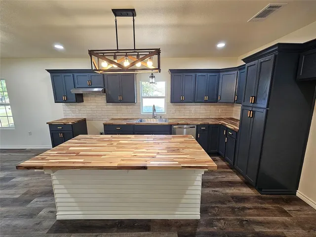 $150,000 | 510 South Waco Street, Groesbeck, TX 76642