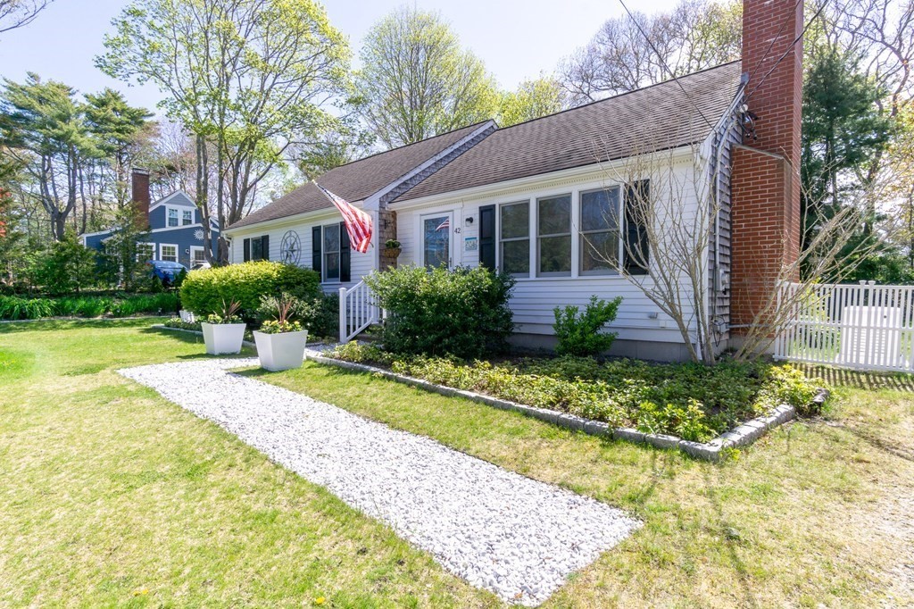 42 Puritan Road Bourne, MA 02532 - Photo 2 of 42 Gallery Image 2