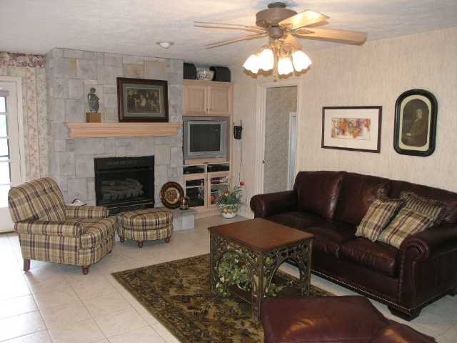 767 Grange Road Washington, IL 61571 - Photo 5 of 8 Gallery Image 5