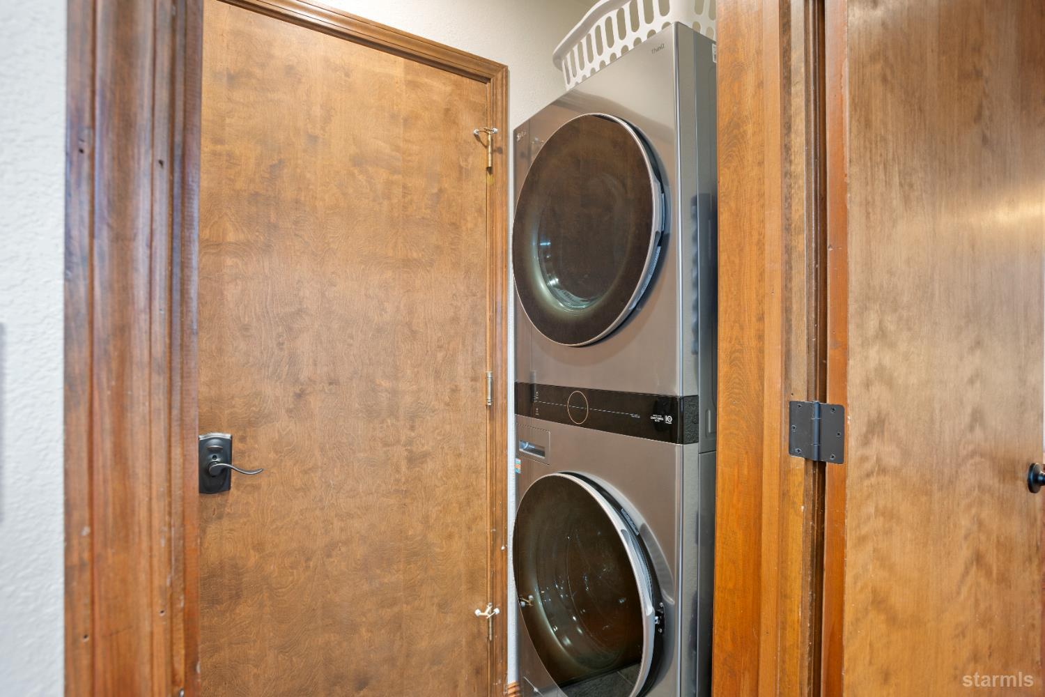 1408 Pebble Beach Road South Lake Tahoe, CA 96150 - Photo 19 of 34 a utility room with dryer and washer