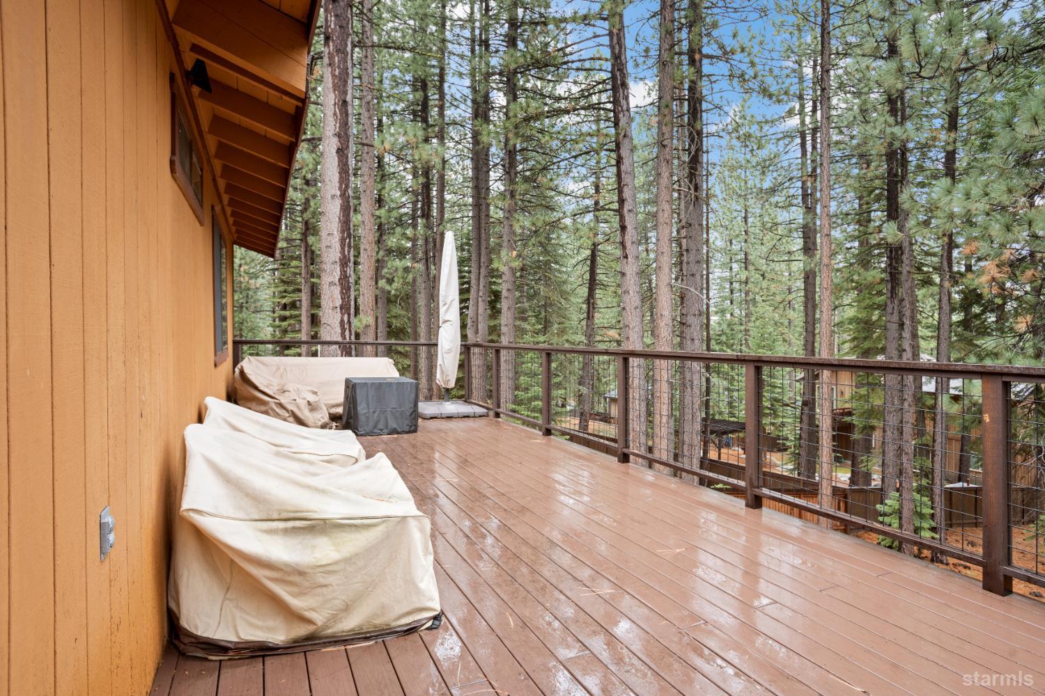 1408 Pebble Beach Road South Lake Tahoe, CA 96150 - Photo 30 of 34 a view of balcony and deck