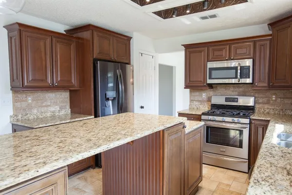 $3,250 | 8204 Tavaros Drive, Plano, TX 75024